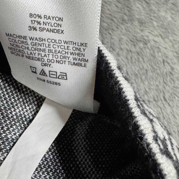 Express NWT A Line Skirt Knit Pull On Black White Motif Stretch Fit Womens M - Picture 4 of 6